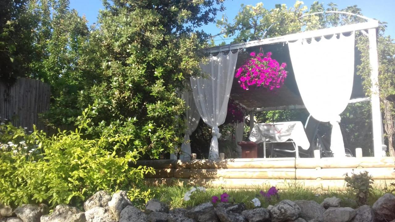 Nonna Dora Bed & Breakfast Muros Bagian luar foto